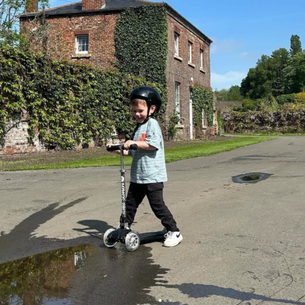 Black Kids Scooter Foldable and Light Up RGS-1